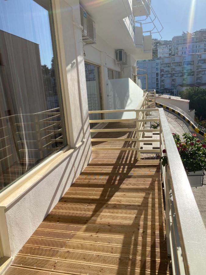 Apartamente Berti`s Garden Sarande Bagian luar foto