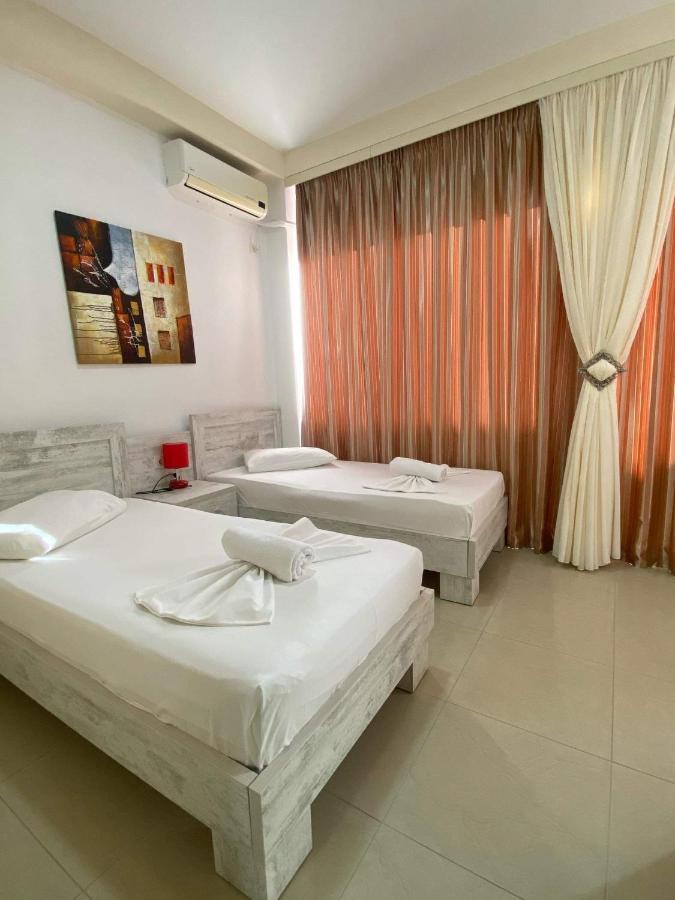 Apartamente Berti`s Garden Sarande Bagian luar foto