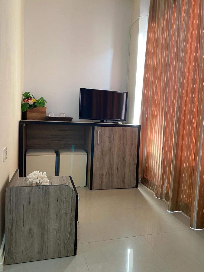 Apartamente Berti`s Garden Sarande Bagian luar foto