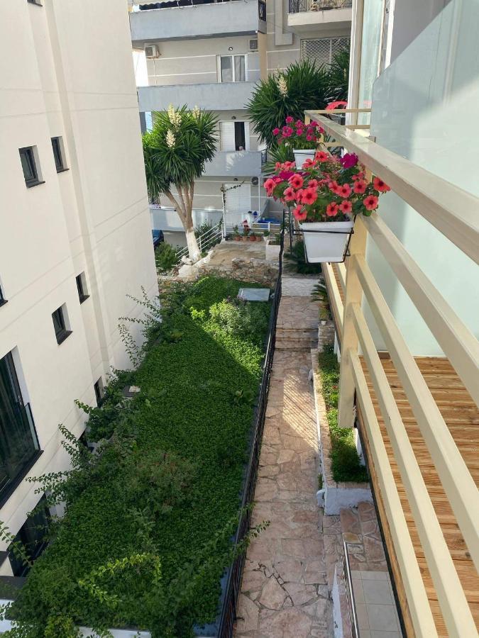 Apartamente Berti`s Garden Sarande Bagian luar foto