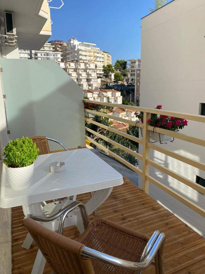 Apartamente Berti`s Garden Sarande Bagian luar foto
