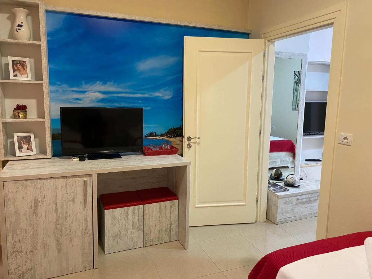 Apartamente Berti`s Garden Sarande Bagian luar foto