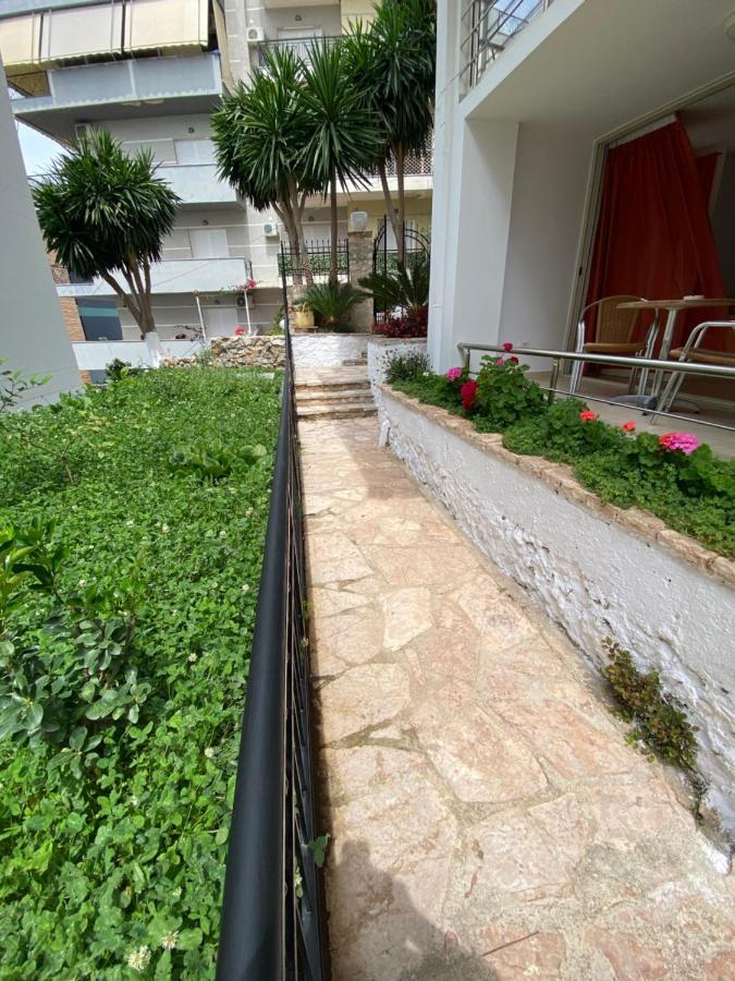 Apartamente Berti`s Garden Sarande Bagian luar foto